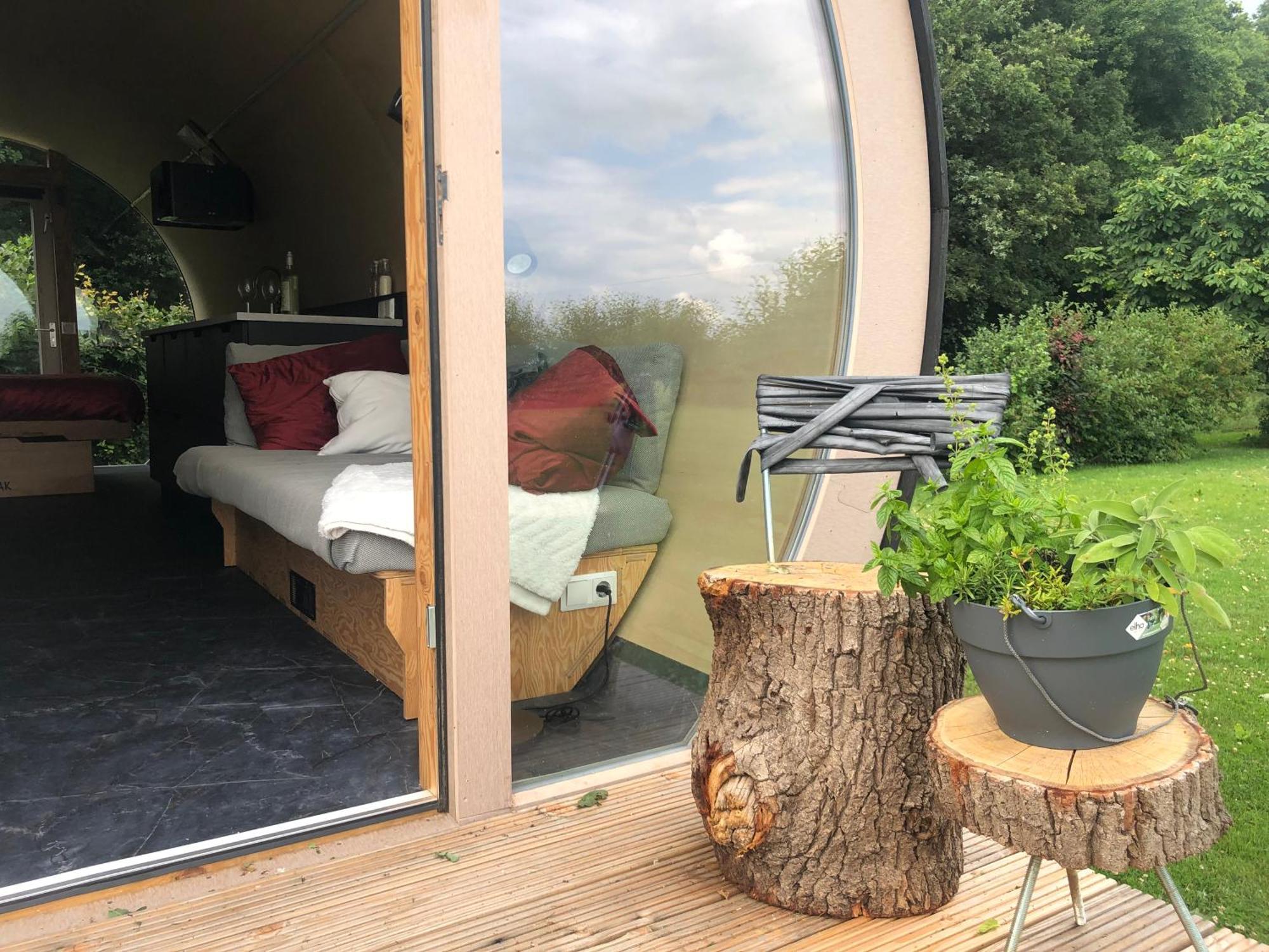 Eco-Lodge Locatie De Boergondier De Krim Ngoại thất bức ảnh